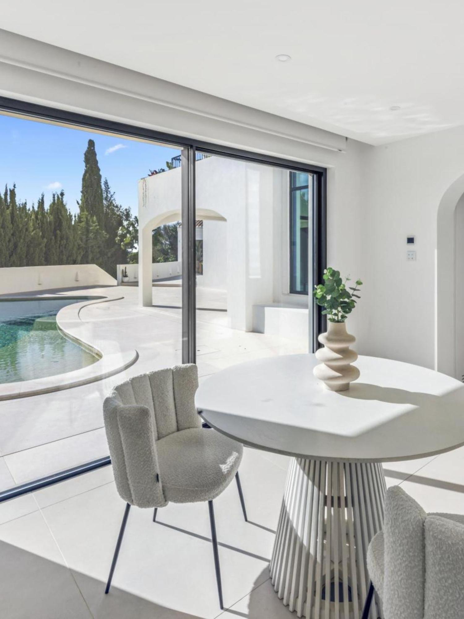 Holiday home Exclusive And Elegance Seni, Pool