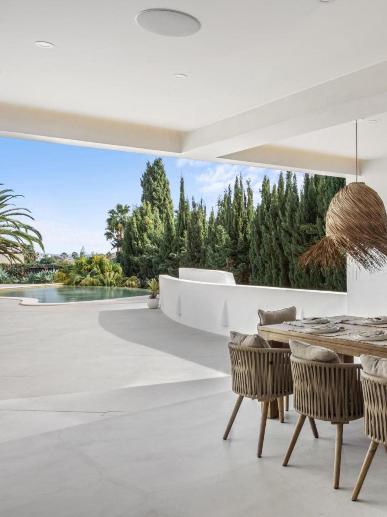 Exclusive And Elegance Seni, Pool