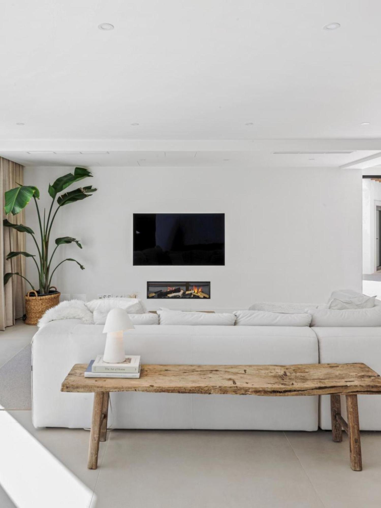 Exclusive And Elegance Seni, Pool Holiday home